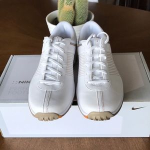 New! Nike white women’s golf shoes. Sz. 10